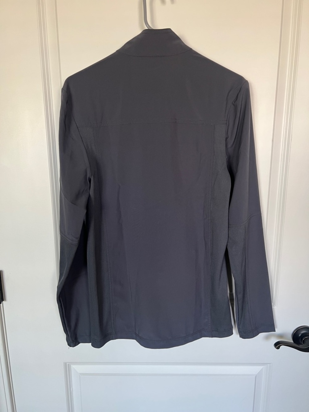 Cherokee Infinity Men’s Gray Ribbed Panel Scrub Jacket. - Picture 3 of 6